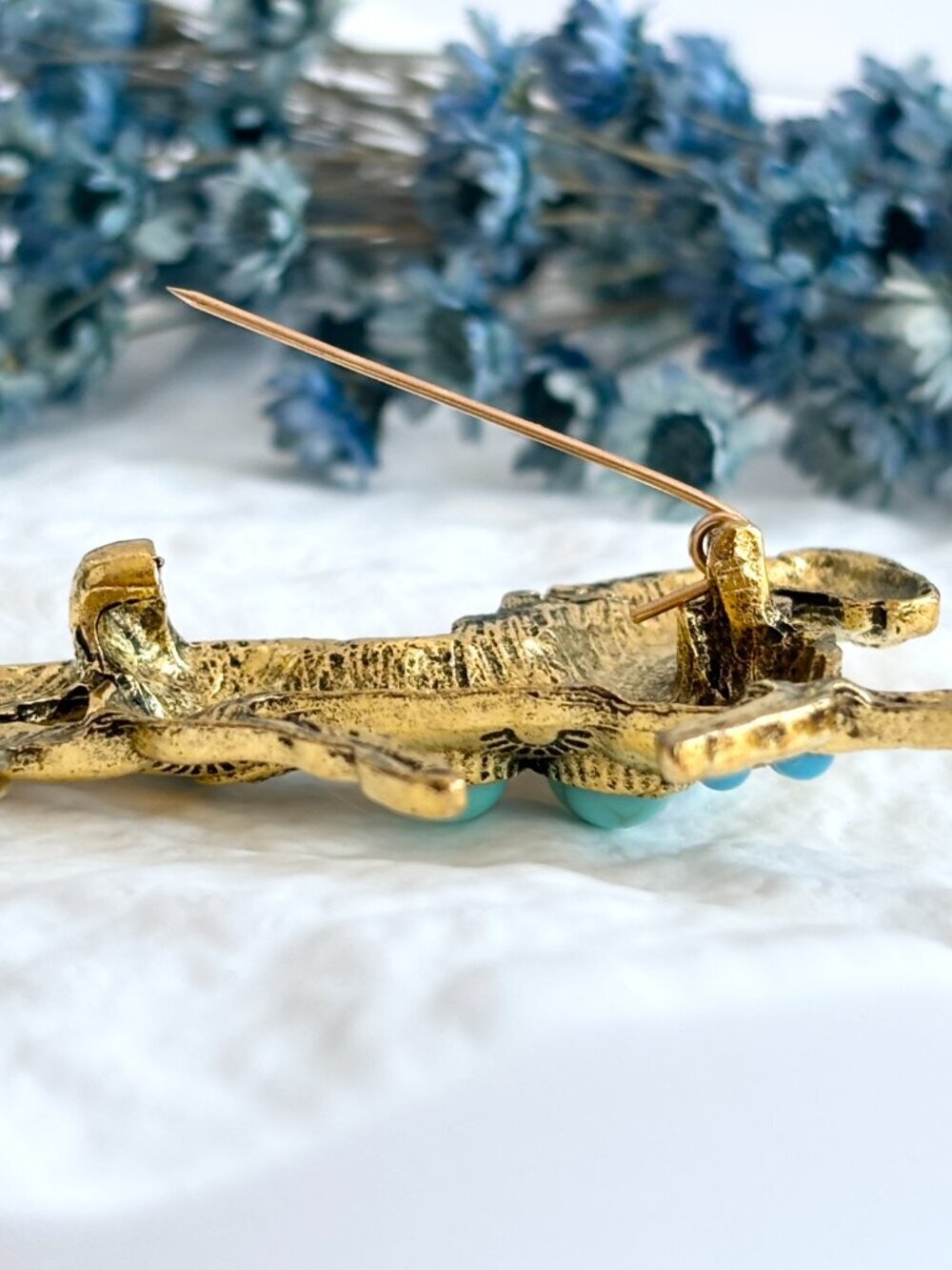 Horse Equestrian Vintage Inspired Faux Turquoise Gold Toned Brooch Pin - Picture 8 of 14